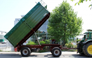 Agraranhänger, Zweiachs-Dreiseitenkipper